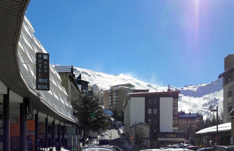 מלון סיירה נבדה Mont Blanc מראה חיצוני תמונה